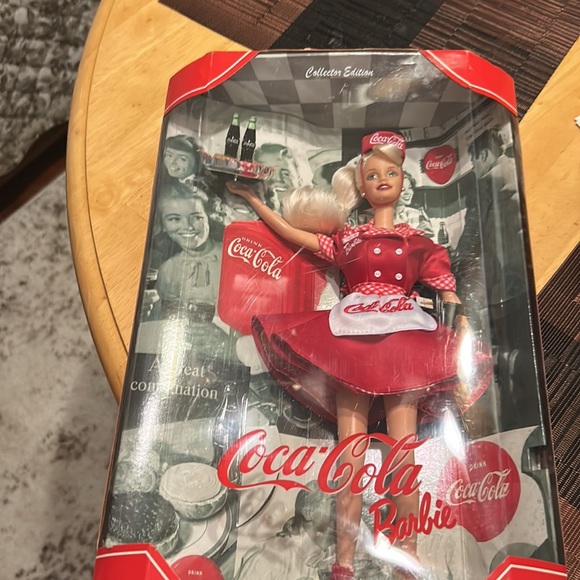 Collectors Edition Coca Cola Barbie NIB - Picture 4 of 5